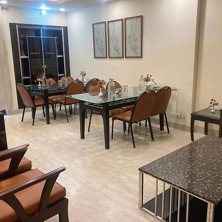 Hermitage By The Cosy Hotels Near Lotus Temple Ню Делхи Екстериор снимка