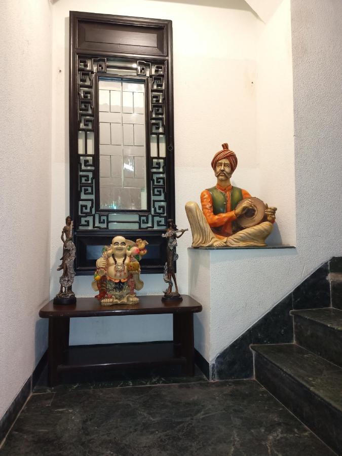 Hermitage By The Cosy Hotels Near Lotus Temple Ню Делхи Екстериор снимка