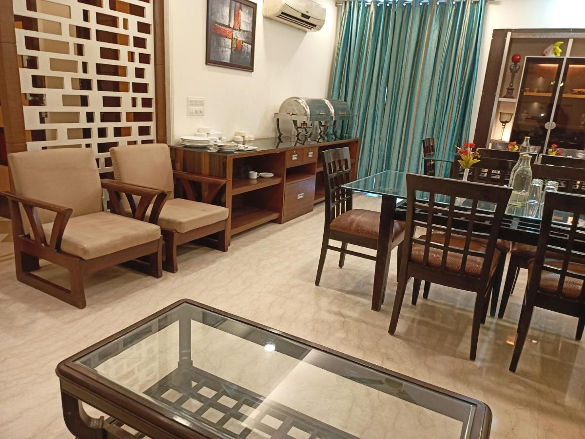 Hermitage By The Cosy Hotels Near Lotus Temple Ню Делхи Екстериор снимка