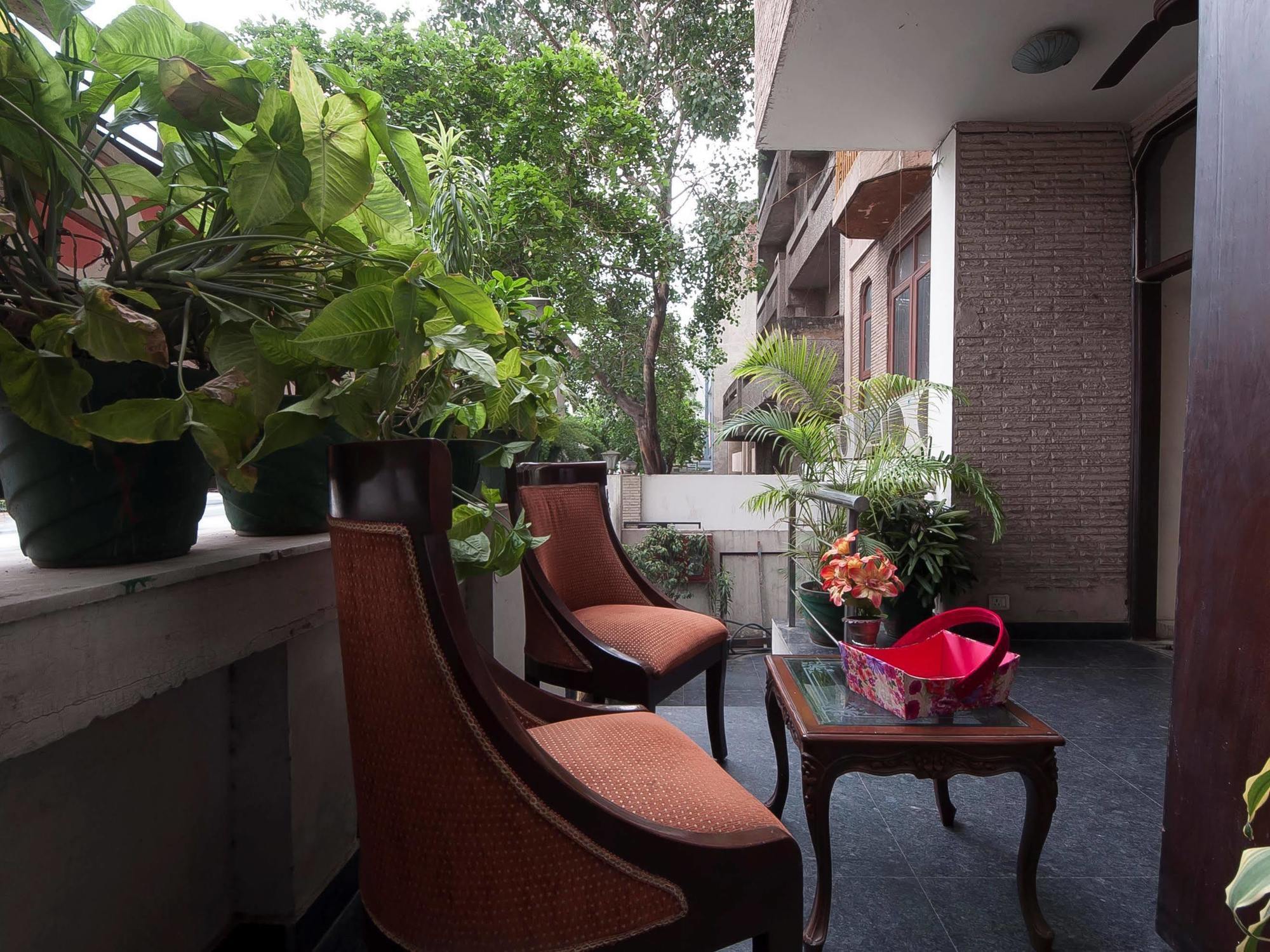 Hermitage By The Cosy Hotels Near Lotus Temple Ню Делхи Екстериор снимка