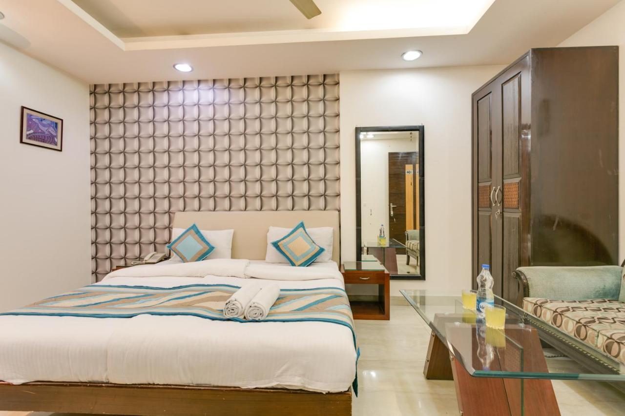 Hermitage By The Cosy Hotels Near Lotus Temple Ню Делхи Екстериор снимка