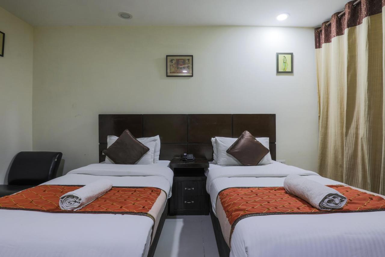 Hermitage By The Cosy Hotels Near Lotus Temple Ню Делхи Екстериор снимка