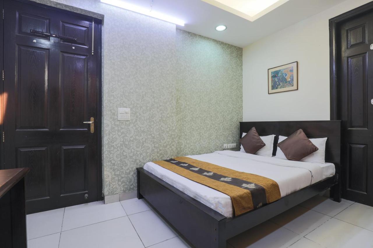 Hermitage By The Cosy Hotels Near Lotus Temple Ню Делхи Екстериор снимка