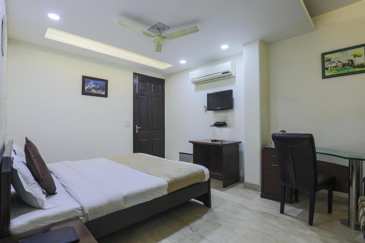 Hermitage By The Cosy Hotels Near Lotus Temple Ню Делхи Екстериор снимка